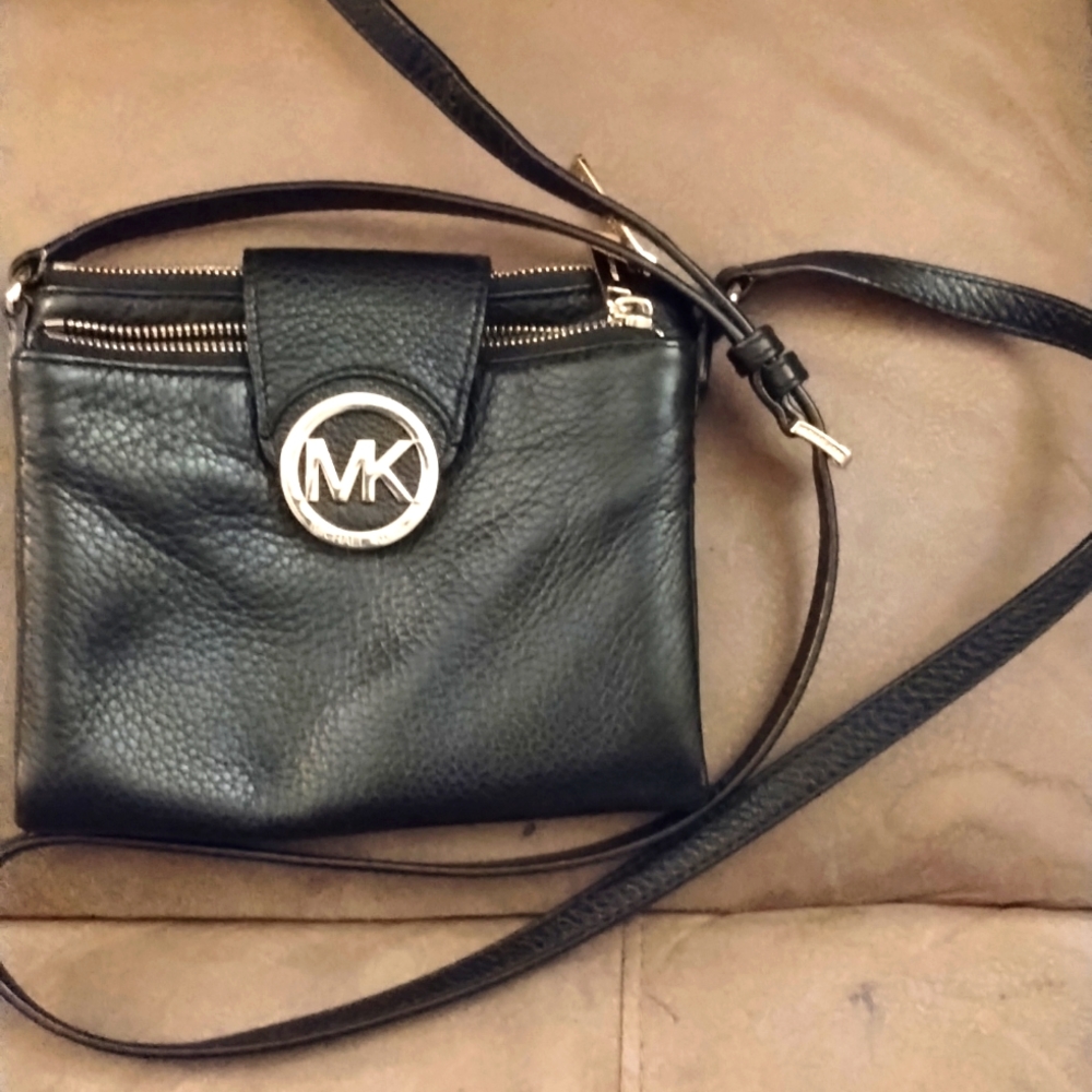 Micheal Kors purse